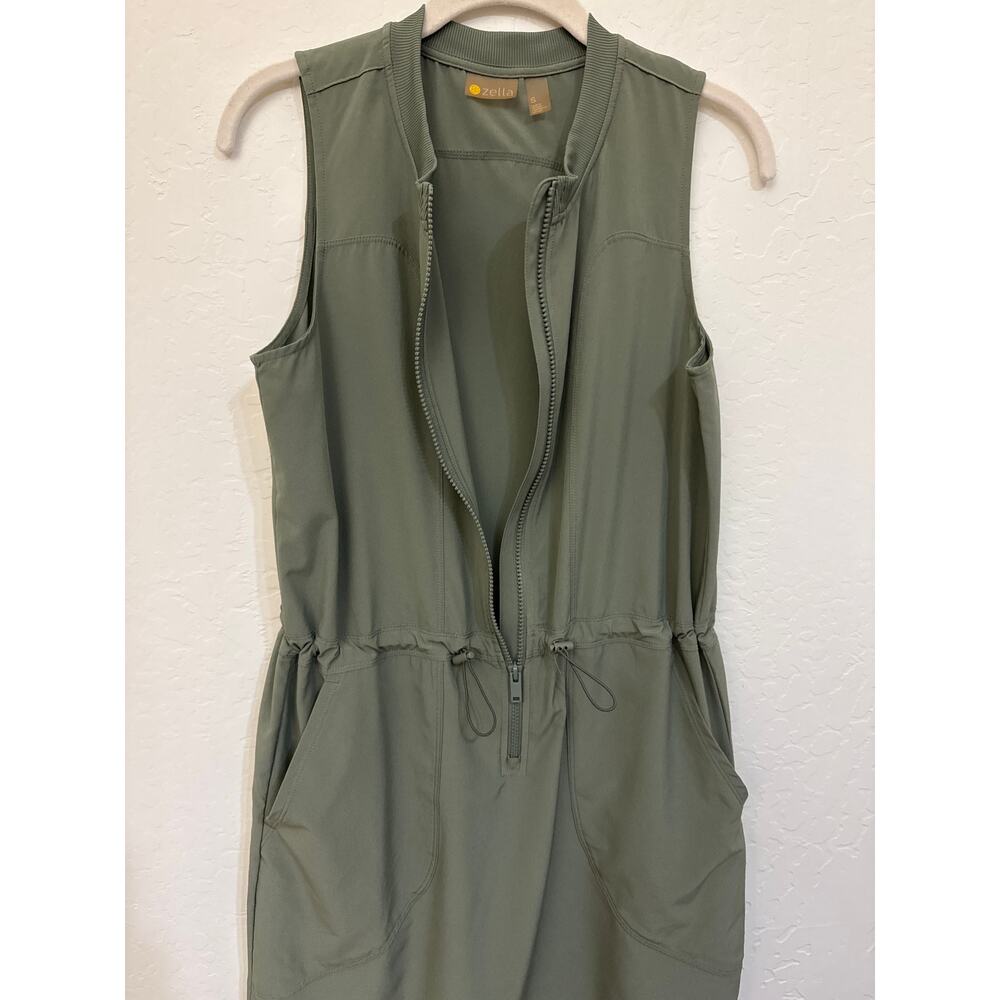 Zella Getaway Front Zip Utility Dress in Green Agave Size Small - Picture 4 of 9
